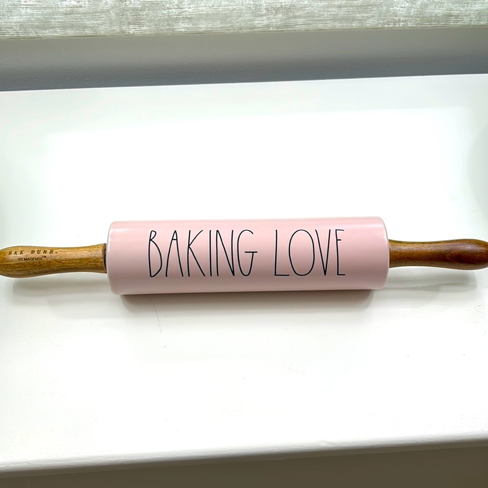 Rae Dunn ceramic rolling pin.